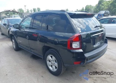 2016 Jeep Compass Latitude z USA, uszkodzony, nr VIN 1C4NJCEA3GD783291
